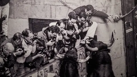 Inauguración de la exposición fotográfica de Javier Ochoa, *Los encierros de Pamplona". MIGUEL OSÉS