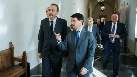 El presidente de la Sala Segunda del Tribunal Supremo, Manuel Marchena, ofrece la conferencia &#39;El delito y las nuevas tecnologías&#39; en el Aula Magna de la Universidad de Navarra. PABLO LASAOSA
