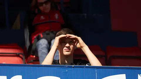 La grada de Osasuna en El Sadar, durante el partido contra el Granada. MIGUEL OSÉS