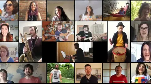 Un momento del vídeo de Jazzy Leap cantando &#39;Here comes the sun&#39; - CORAL DE CÁMARA DE NAVARRA.