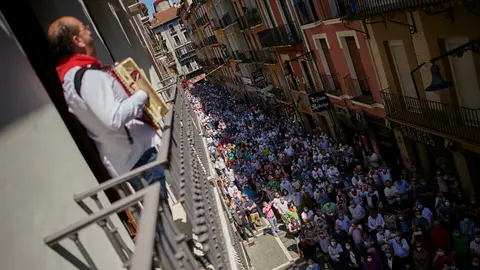 Paseo taurino por las calles de Pamplona para reivindicar el papel del toro en la cultura. PABLO LASAOSA
