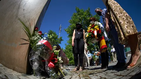 Homenaje a las victimas del terrorismo en el monumento de la Plaza del Baluarte bajo el lema verdad memoria dignidad y justicia. MIGUEL OSÉS