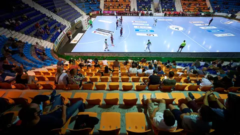 Partido entre Anaitasuna y Barcelona correspondiente a la primera jornada de la liga Asobal de la temporada 2020-2021. MIGUEL OSÉS