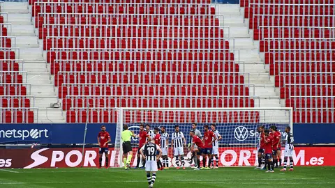 Partido entre Osasuna y Levante correspondiente a la jornada número 3 jugado en el estadio de El Sadar de Pamplona. MIGUEL OSÉS