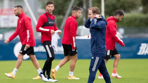 El entrenador vasco Jagoba Arrasate en un entrenamiento en Tajonar. CA Osasuna.