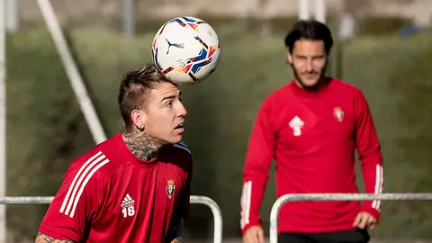 El delantero Brandon Thomas en un entrenamiento en Tajonar. CA Osasuna.