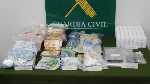 Dinero, cocaína, heroína y metadona intervenida en una operación policial contra un punto de venta de droga en Tierra Estella. GUARDIA CIVIL