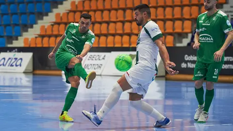 Partido entre el Xota y el Córdoba jugado en el pabellón Anaitasuna. MIGUEL OSÉS