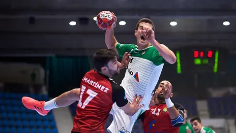 El Helvetia Anaitasuna se enfrenta al Granollers en un partido aplazado a causa del coronavirus. PABLO LASAOSA