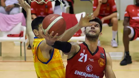 El Basket Navarra se enfrenta al Gran Canaria en Pamplona. PABLO LASAOSA