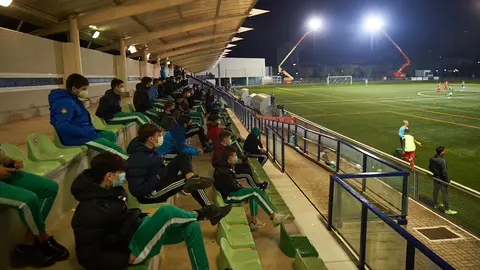 El San Juan juega contra El Granada en Pamplona. MIGUEL OSÉS