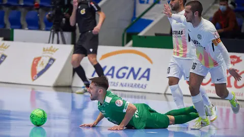 Partido entre Osasuna Xota y Santa Coloma jugado en el Pabellón Anaitasuna de Pamplona. MIGUEL OSÉS