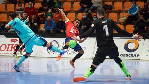Osasuna Xota se enfrenta al Levante en el Pabellón Anaitasuna de Pamplona. MIGUEL OSÉS