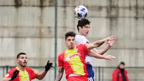 El Mutilvera se enfrenta al Ejea en Pamplona. PABLO LASAOSA