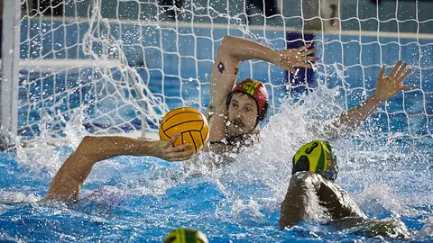 El Waterpolo Navarra se enfrenta al Sant Andreu en el Amaya de Pamplona. PABLO LASAOSA