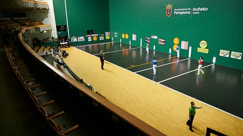 Jaka y Martija se enfrentan a Altuna y Mariezkurrena en el Labrit de Pamplona. PABLO LASAOSA