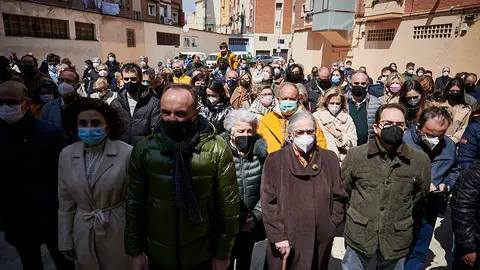 Acto de colocación de la placa en recuerdo de Tomás Caballero, concejal del Ayuntamiento de Pamplona asesinado por la banda terrorista ETA. PABLO LASAOSA