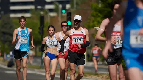 Carrera de marcha por la calle Sadar de Pamplona con la participación de García Bragado, corredor olímpico. PABLO LASAOSA