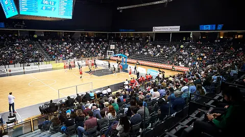 El Basket Navarra se enfrenta al Cantabria en el pabellón Navarra Arena. PABLO LASAOSA