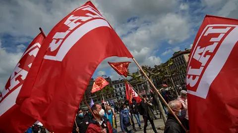 El sindicato LAB celebra su manifestación central de Navarra con motivo del 1 de mayo en Pamplona, bajo el lema "Aldaketa da aukera! Por un cambio de rumbo". MIGUEL OSÉS