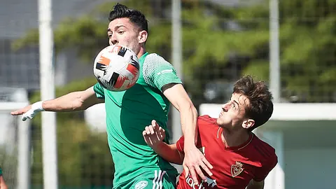Osasuna Promesas se enfrenta al Arenas Getxo en Tajonar. PABLO LASAOSA