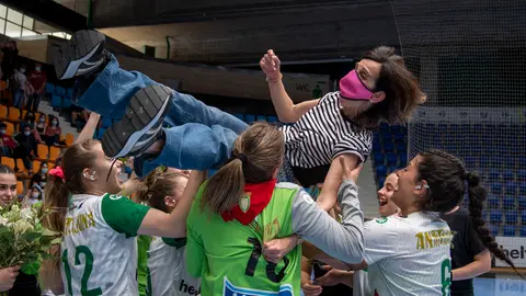 El Anaitasuna femenino se enfrenta al Usurbil en Pamplona, ascendiendo a la División de Honor plata. MEAGN WALLS