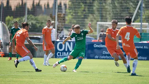 Partido de pretemporada en las instalaciones de Tajonar entre Osasuna y Burgos. MIGUEL OSÉS