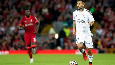 Liverpool y Osasuna se enfrentan en Anfield en un partido amistoso homenaje a Michael Robinson.