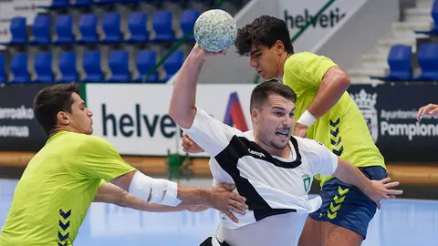 Partido de pretemporada del Helvetia Anaitasuna disputado en el Pabellón Anaitasuna de Pamplona. MIGUEL OSÉS