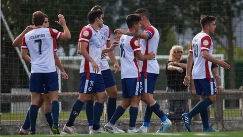 Partido de futbol entre la Mutilvera y Naxara disputado en las instalaciones de Tajonar. MIGUEL OSÉS