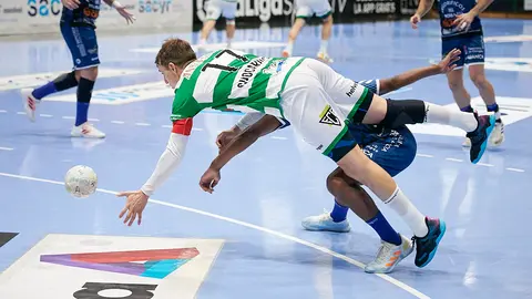 Anaitasuna se enfrenta Cangas del Morrazo en Pamplona. PABLO LASAOSA