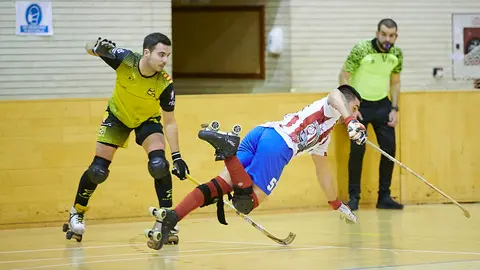 El Rochapea hockey se enfrenta al CH Mataró en Pamplona. PABLO LASAOSA