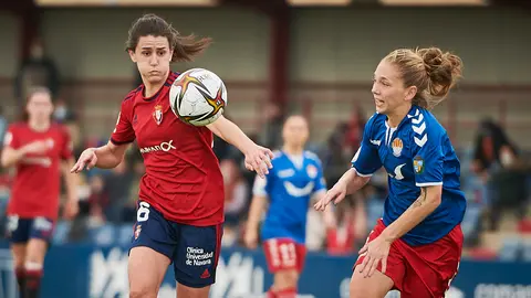Osasuna femenino se enfrenta al Seagull Badalona en las instalaciones de Tajonar. PABLO LASAOSA