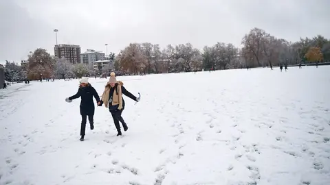 Nevada en Pamplona debido a la dana Arwen. MIGUEL OSÉS