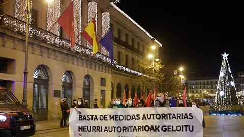 Manifestación contra las restricciones implantadas por la pandemia, convocada por el Consejo Socialista de Iruñerria bajo el lema 'Basta de medidas autoritarias'. IÑIGO ALZUGARAY
