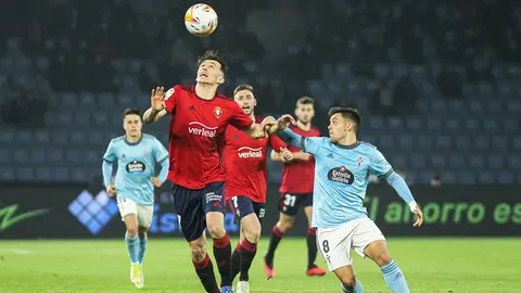 Ante Budimir en acción durante el partido Celta - Osasuna. Irina R.H. / AFP7 / Europa Press.