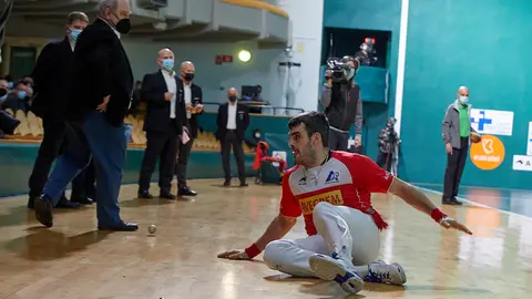 Partido correspondiente a la penúltima jornada del Campeonato de Parejas de Pelota entre Ezkurdia-Tolosa y Jaka-Mariezkurrena celebrado en el frontón Labrit de Pamplona. IÑIGO ALZUGARAY