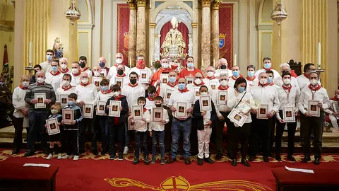 Tercer peldaño de la tradicional Misa de la Escalera de San Fermín. PABLO LASAOSA