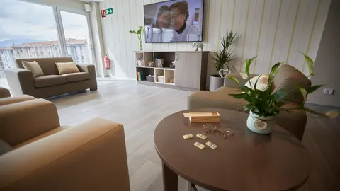 La consejera de Derechos Sociales, Mª Carmen Maeztu, acude a la jornada de puertas abiertas de la residencia DomusVi Pamplona. IÑIGO ALZUGARAY