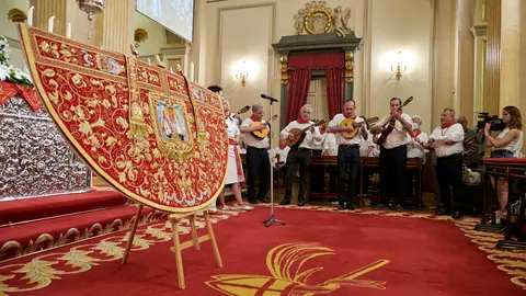 Celebración de la Misa de Escalera por el sexto peldaño del 6 de junio con la presentación del nuevo “Capotico” de San Fermín. PABLO LASAOSA