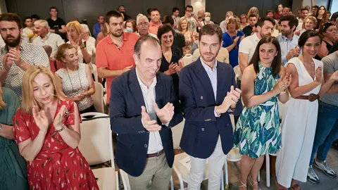 La plataforma de los diputados navarros Sergio Sayas y Carlos García Adanero celebra su primer acto público.ABLO LASAOSA