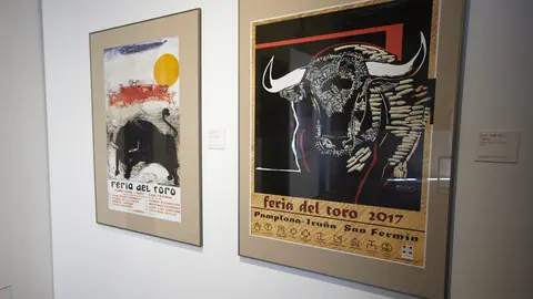 Inauguración de la exposición  'El arte al servicio de la fiesta. La Casa de Misericordia y el cartel de la Feria del Toro (1959-2022)' en el Palacio Condestable de Pamplona. IÑIGO ALZUGARAY