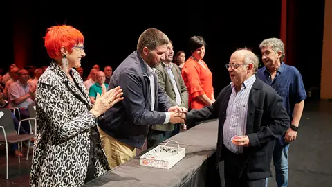 ADONA hace un reconocimiento a los donantes que han realizado 50, 100 y 150 donaciones. PABLO LASAOSA