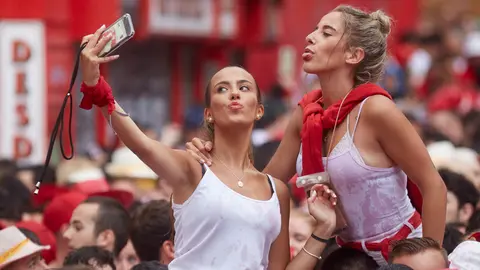 Chupinazo en la Plaza del Ayuntamiento de Pamplona para dar inicio a los Sanfermines 2022. IÑIGO ALZUGARAY