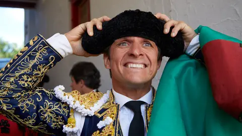 Llegada de los diestros Morante de la Puebla, El Juli y Roca Rey y el rejoneador Hermoso de Mendoza al patio de caballos de la Plaza de Toros de Pamplona para la primera corrida de la feria de San Fermín 2022. IÑIGO ALZUGARAY