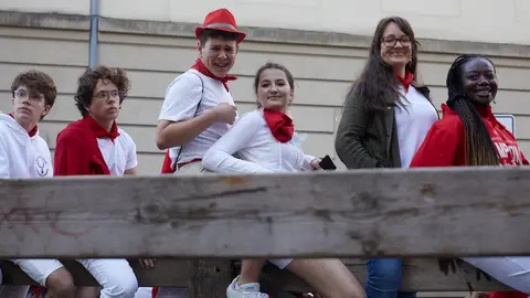Momentos previos de espera al segundo encierro de San fermín 2022  en el vallado de la zona de Telefónica. IÑIGO ALZUGARAY