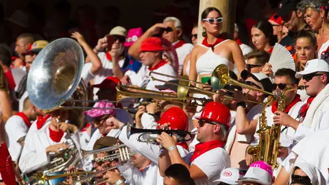 Los toreros Joselito Adame, Rubén Pinar y Javier Cortés lidian con los toros de José Escolar en la tercera corrida de San Fermín 2022. ALEJANDRO VELASCO