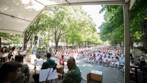 Alarde de chistularis en Paseo Sarasate el día 10 de Julio, cuarto día de San Fermín 2022. IRAITZ IRIARTE.