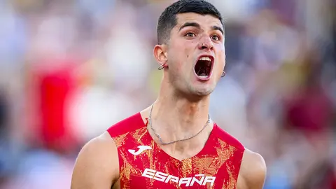 Eugene (United States), 17/07/2022.- Asier Martinez of Spain celebrates placing third in the men's 110m Hurdles final at the World Athletics Championships Oregon22 at Hayward Field in Eugene, Oregon, USA, 17 July 2022. (Mundial de Atletismo, 110 metros vallas, España, Estados Unidos) EFE/EPA/JEAN-CHRISTOPHE BOTT
