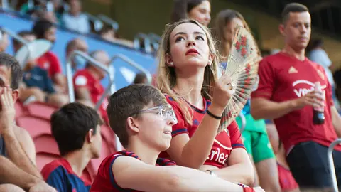 La grada de El Sadar durante el primer partido de la temporada 2022/23 de la Liga Santander entre CA Osasuna y Sevilla CF. IÑIGO ALZUGARAY